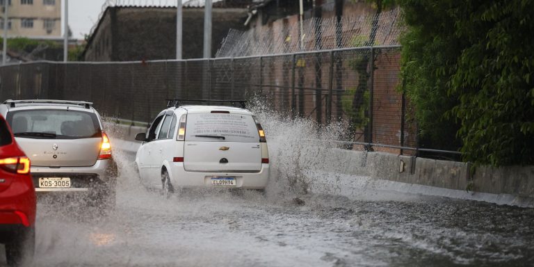 defesa-civil-do-rio-usa-pela-primeira-vez-sistema-de-alerta-extremo