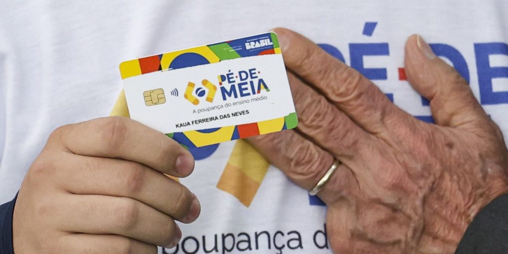 governo-faz-acordo-para-incluir-pe-de-meia-e-vale-gas-no-orcamento