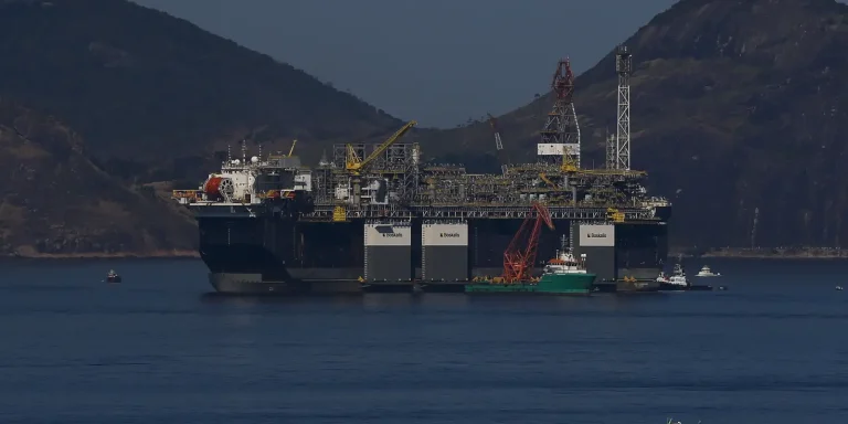 transpetro-contrata-nove-navios-para-descarregar-oleo-de-plataformas