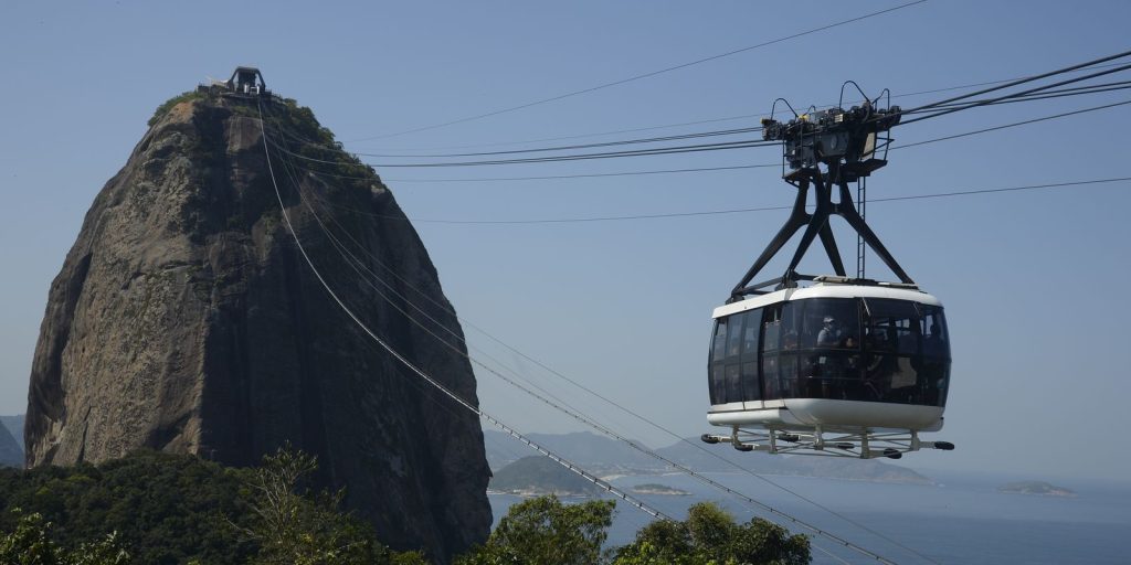 mpf-pede-embargo-da-obra-que-instala-tirolesa-no-pao-de-acucar