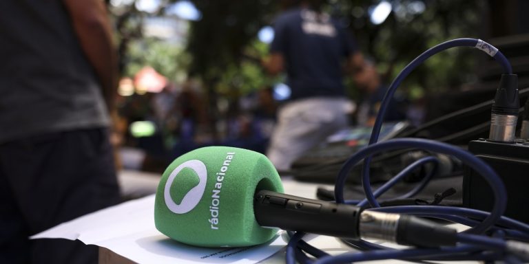 radio-nacional-estreia-faixa-internacional-em-espanhol-e-ingles