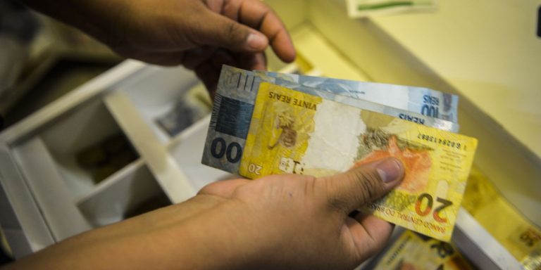 governo-propoe-salario-minimo-de-r$-1.630-em-2026