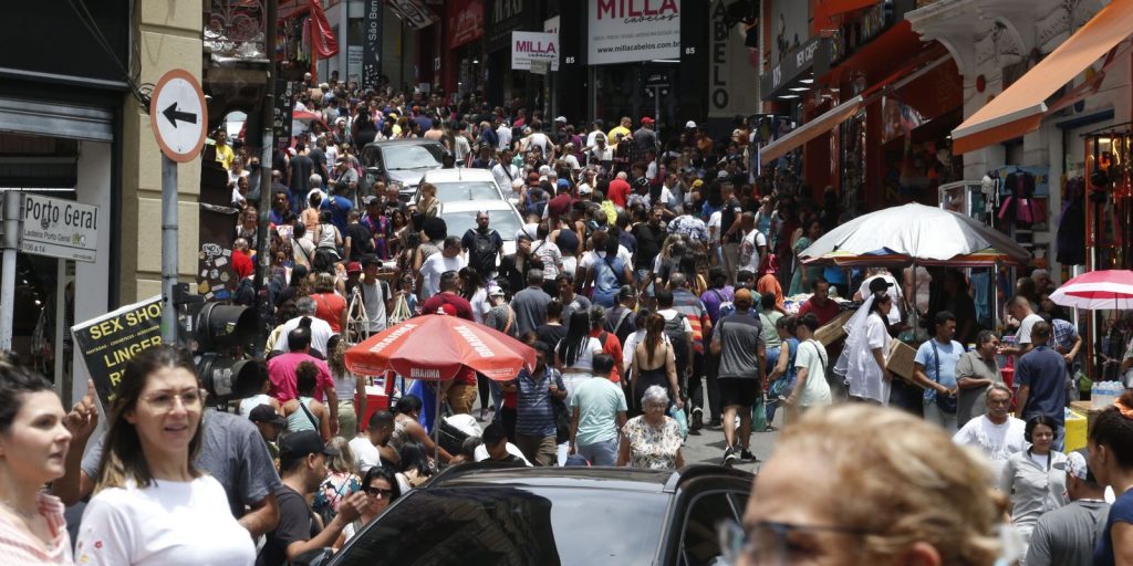 brasil-sobe-cinco-posicoes-no-ranking-do-idh-e-esta-na-84a-colocacao