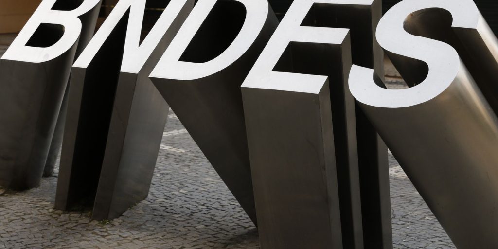 bndes-lucra-r$-5,6-bi-no-primeiro-trimestre-de-2025,-alta-de-7,3%