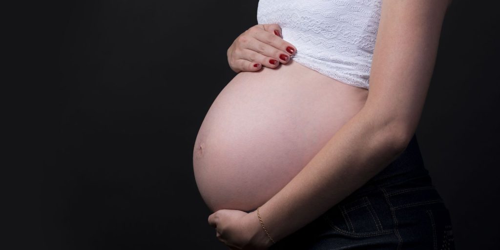 brasileiras-estao-tendo-menos-filhos-e-adiam-maternidade,-diz-censo