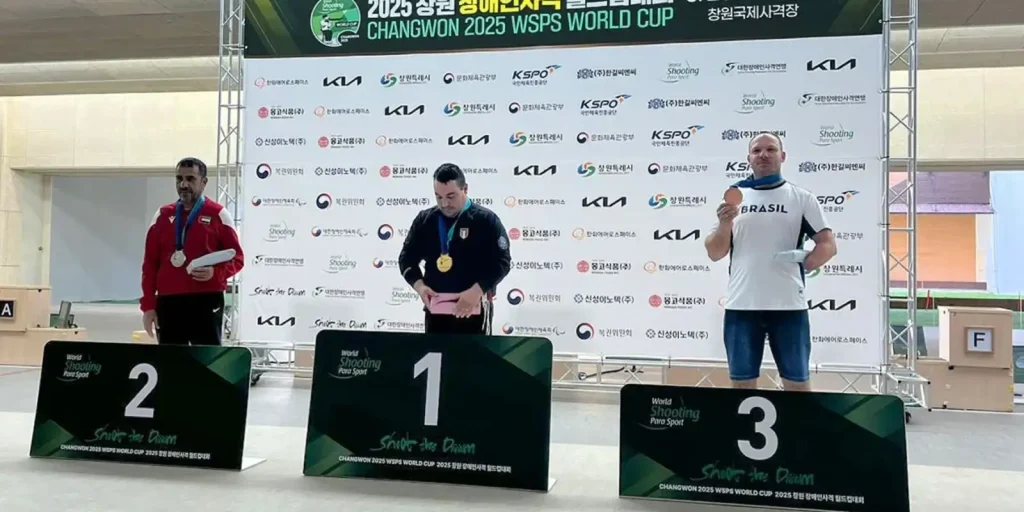 alexandro-basso-fatura-medalha-inedita-para-o-brasil-no-tiro-esportivo