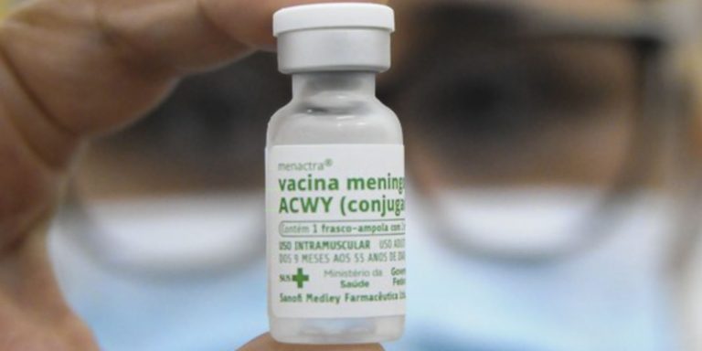 meningite:-entenda-como-fica-vacinacao-com-acwy-apos-mudanca-nas-doses