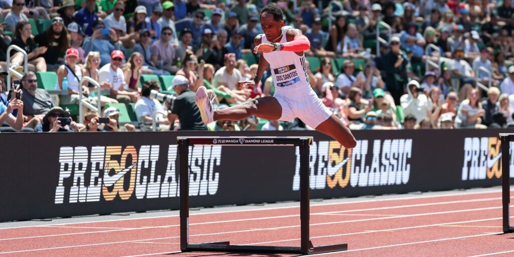 alison-dos-santos-supera-campeao-olimpico-em-palco-de-titulo-mundial