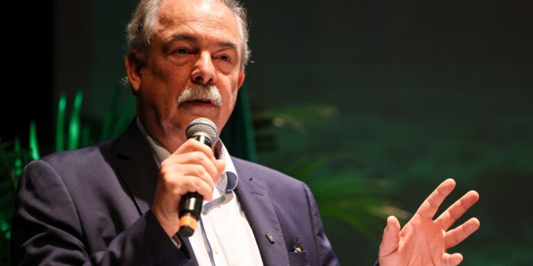 mercadante-destaca-papel-do-bndes-para-pesquisa-e-inovacao