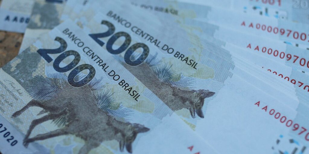 ipea:-mais-ricos-deveriam-pagar-14%-para-igualar-a-classe-media
