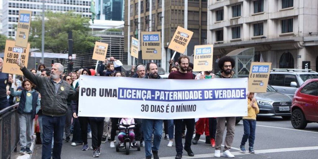 manifestacoes-em-quatro-cidades-pedem-ampliacao-da-licenca-paternidade