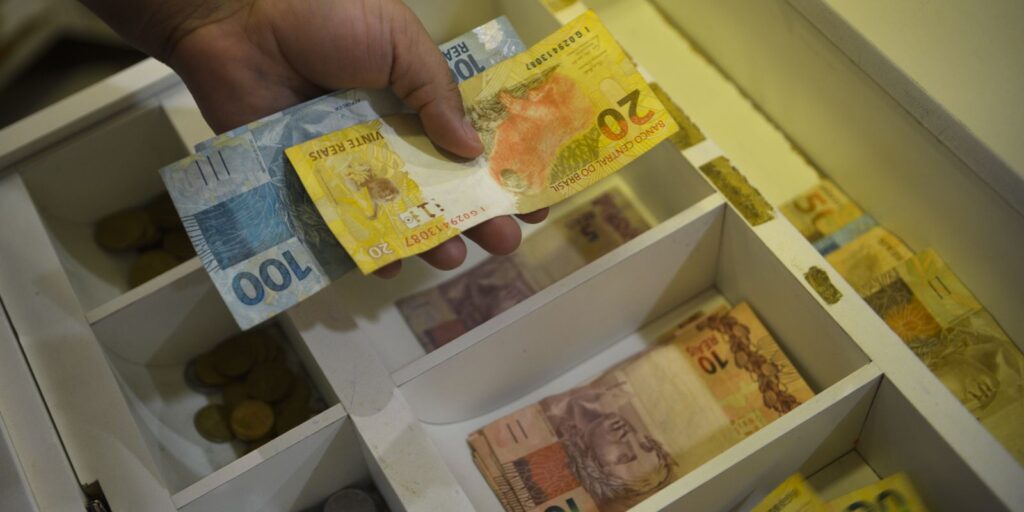 inpc-soma-5,13%-em-12-meses-e-apresenta-cinco-quedas-seguidas