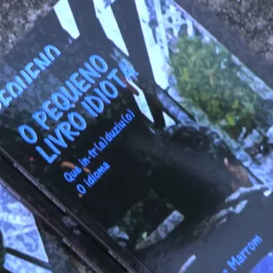 O Pequeno Livro Idiota de Marcos Marrom