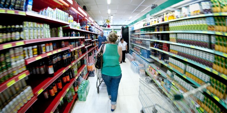 preco-da-cesta-basica-de-alimentos-cai-em-24-capitais,-diz-pesquisa