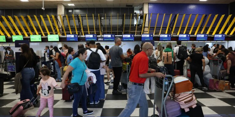 passageiros-aguardam-solucao-de-empresas-no-aeroporto-de-congonhas