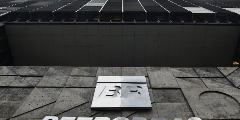 petrobras-compra-42,5%-de-bloco-de-exploracao-de-petroleo-na-namibia