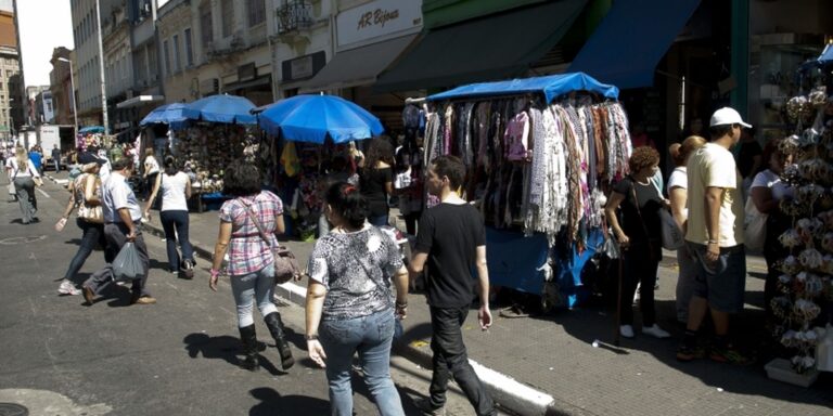 taxa-de-informalidade-cai-no-mercado-de-trabalho,-mostra-ibge