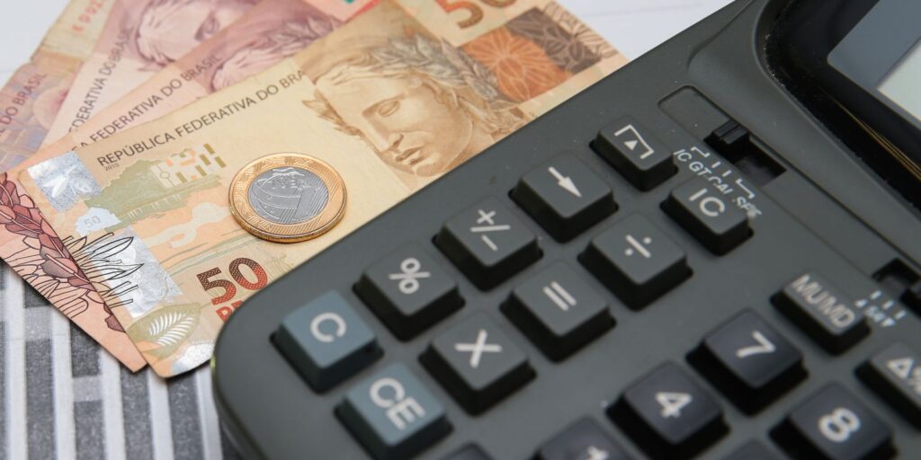mesmo-com-guerra,-ipea-preve-crescimento-de-1,8%-do-pib