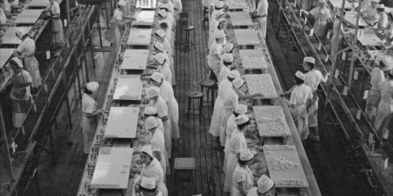 ha-100-anos,-ford-instituia-jornada-de-40-horas-nos-estados-unidos