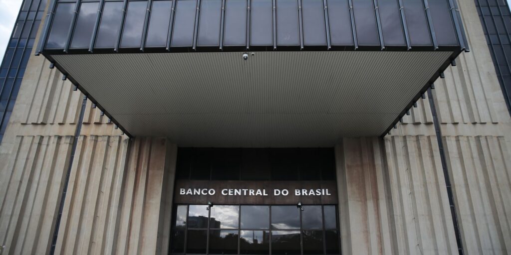 deficit-em-contas-externas-foi-r$-3,2-bilhoes-no-mes-de-maio,-diz-bc