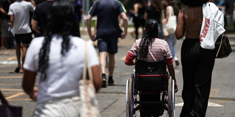 enem-2026:-prazo-para-escolher-idioma-da-prova-termina-neste-domingo