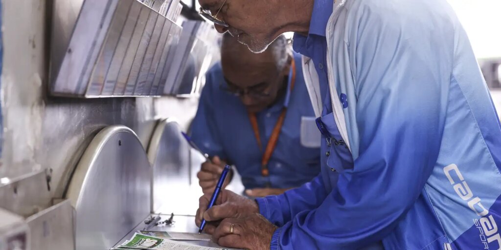 mega-sena-acumula,-e-proximo-premio-sera-de-r$-300-milhoes