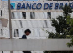“estamos-todos-pagando-a-conta”,-diz-bancario-sobre-o-caso-brb/master