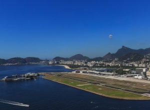 aviao-derrapa-no-santos-dumont-e-voos-sao-cancelados