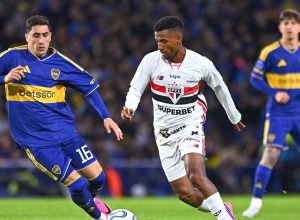 ex-palmeiras-marca-e-sao-paulo-perde-do-boca-juniors-na-sul-americana